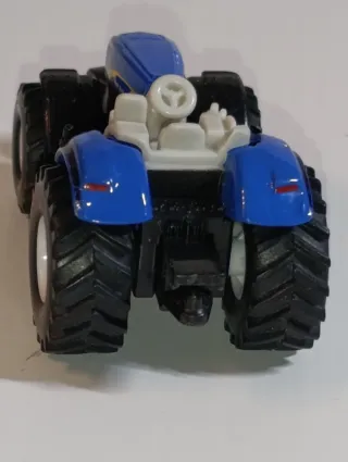 TRACTOR NEW HOLLAND 1/64 SIKU