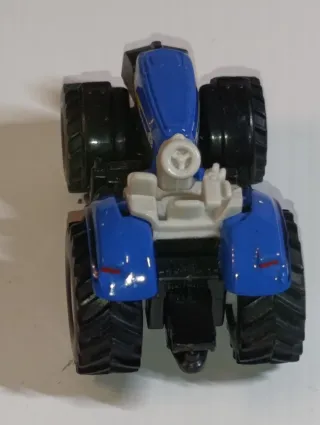 TRACTOR NEW HOLLAND 1/64 SIKU