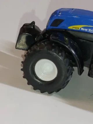 TRACTOR NEW HOLLAND 1/64 SIKU