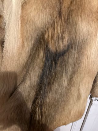 Abrigo voluminoso de pelo natural de zorro