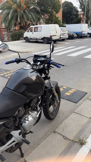 Honda Varadero 125CC Negra