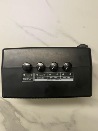 Pack Guitarra Eléctrica Negra + Accesorios