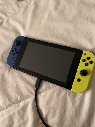 Nintendo Switch + accesorios + juegos