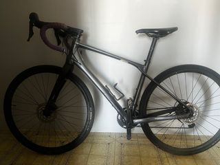 Bicicleta Gravel Negra