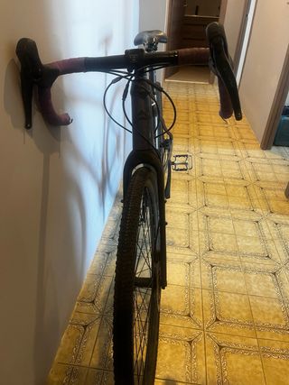 Bicicleta Gravel Negra