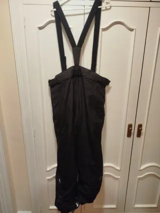 Pantalones de esquí negros con tirantes
