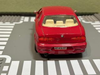 Bburago Alfa Romeo 156 1:24 Rosso