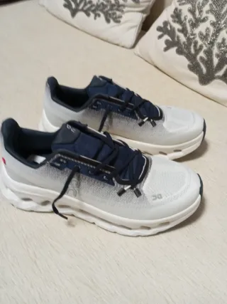 Zapatillas On Running Cloud Talla 40