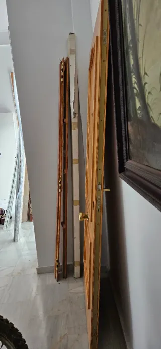 Puerta de calle acorazada madera