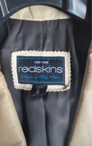 Chaqueta de cuero color beige