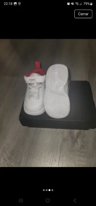 Deportivas Jordan niño blancas y rojas numero 21