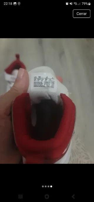 Deportivas Jordan niño blancas y rojas numero 21