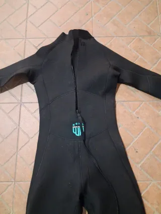 Neopreno mujer negro con detalles turquesa