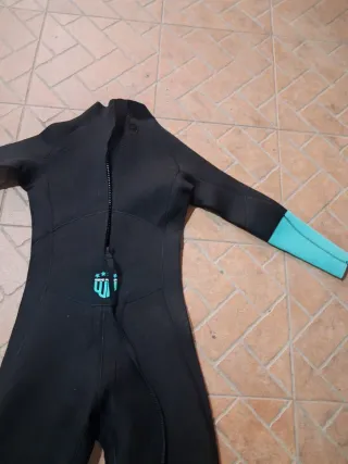 Neopreno mujer negro con detalles turquesa