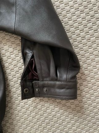 Cazadora de piel marrón. Nueva.