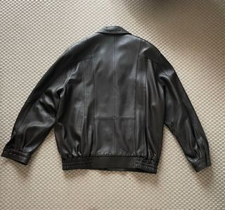 Cazadora de piel marrón. Nueva.