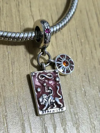 Charm Tarot Fuerza y Sol