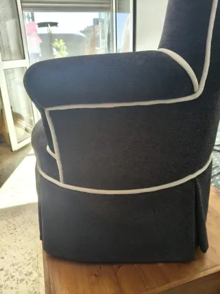 Sillón de dormitorio tapizado