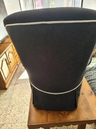 Sillón de dormitorio tapizado