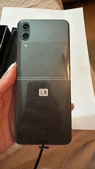 Nuovo Samsung Galaxy Z Flip 4 Prezzo negoziabile