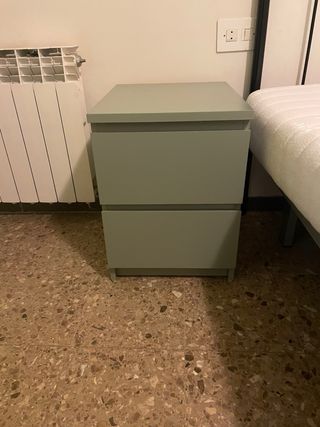 Mesita de noche verde