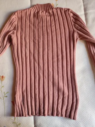 Camiseta de canalé Stradivarius rosa