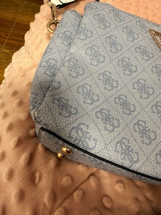 Bolso Guess azul y blanco