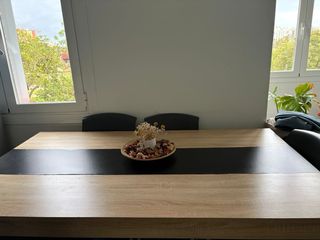 Tavolo da pranzo moderno in legno