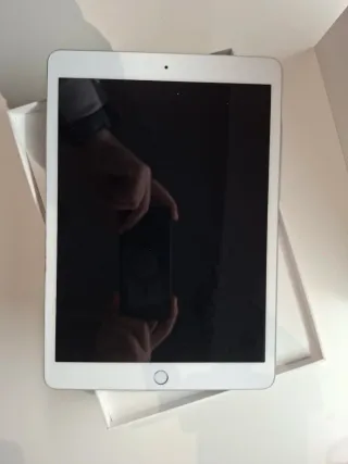 Ipad 8ª Generación 32G con Apple Pencil y funda.