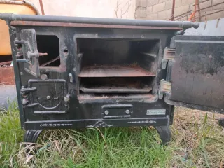 Cocina económica de leña antigua hierro fundido