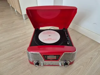 Tocadiscos Bigben con Radio/CD/Mp3, SIN ESTRENAR