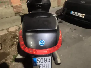 Piaggio X8 125 Negra y Marrón