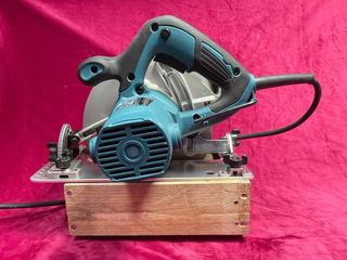 Makita HS7601 Sierra Circular Eléctrica