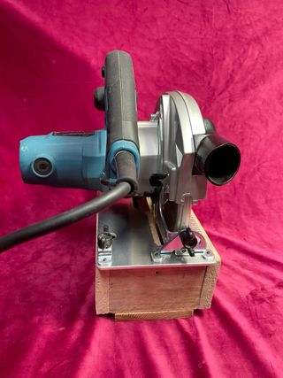 Makita HS7601 Sierra Circular Eléctrica