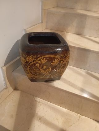 Cerámica China con Relieve