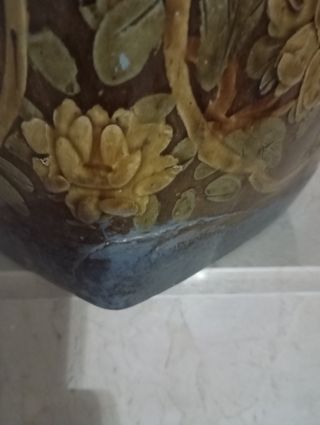 Cerámica China con Relieve