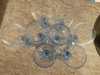 8 Calici con base in vetro blu