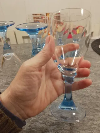 8 Calici con base in vetro blu