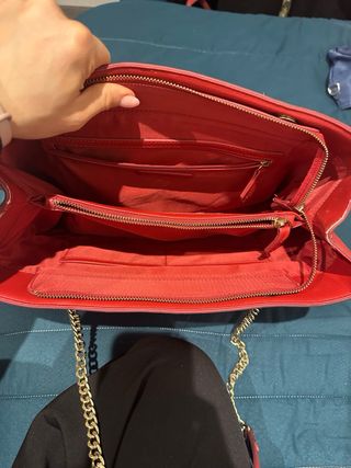 Borsa Valentino rossa con catena dorata