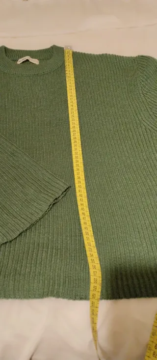 Jersey PULL&BEAR verde oliva talla M