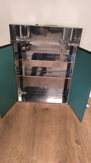 MUEBLE  ASEO O BAÑO CON LUCES