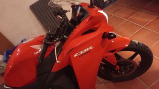 Honda CBR 125R Roja y Negra