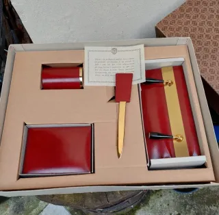 Set da scrivania in pelle rossa