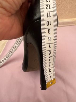 Zapatos de tacón La Strada piel negros y dorados