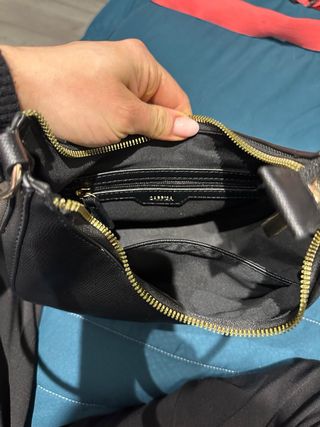 Borsa nera a tracolla