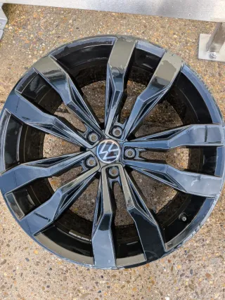 Llantas Suzuka 20 VW Tiguan Originales