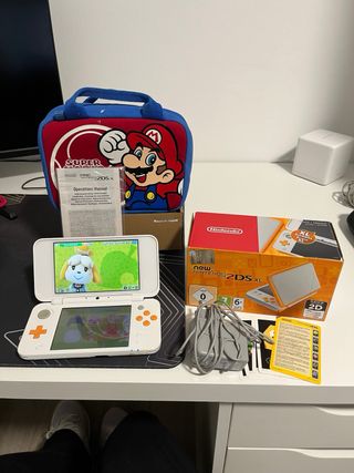 New Nintendo 2DS XL Blanca y Naranja completa