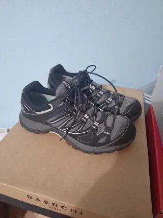 Calzado Salomon Talla 39 1/2 Negro