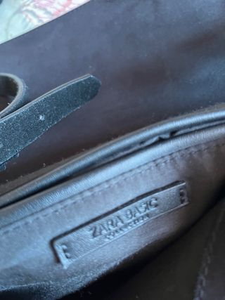 Bolso de ante negro Zara