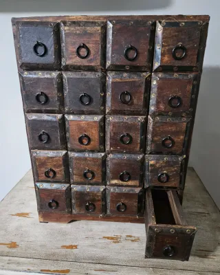 Mueble joyero madera y metal